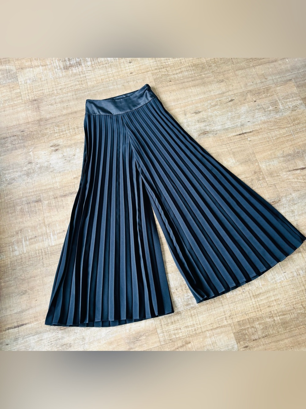 Xscape by Joanna Chen Black Pleated Tuxedo Wide Leg Pant Satin waist size 6